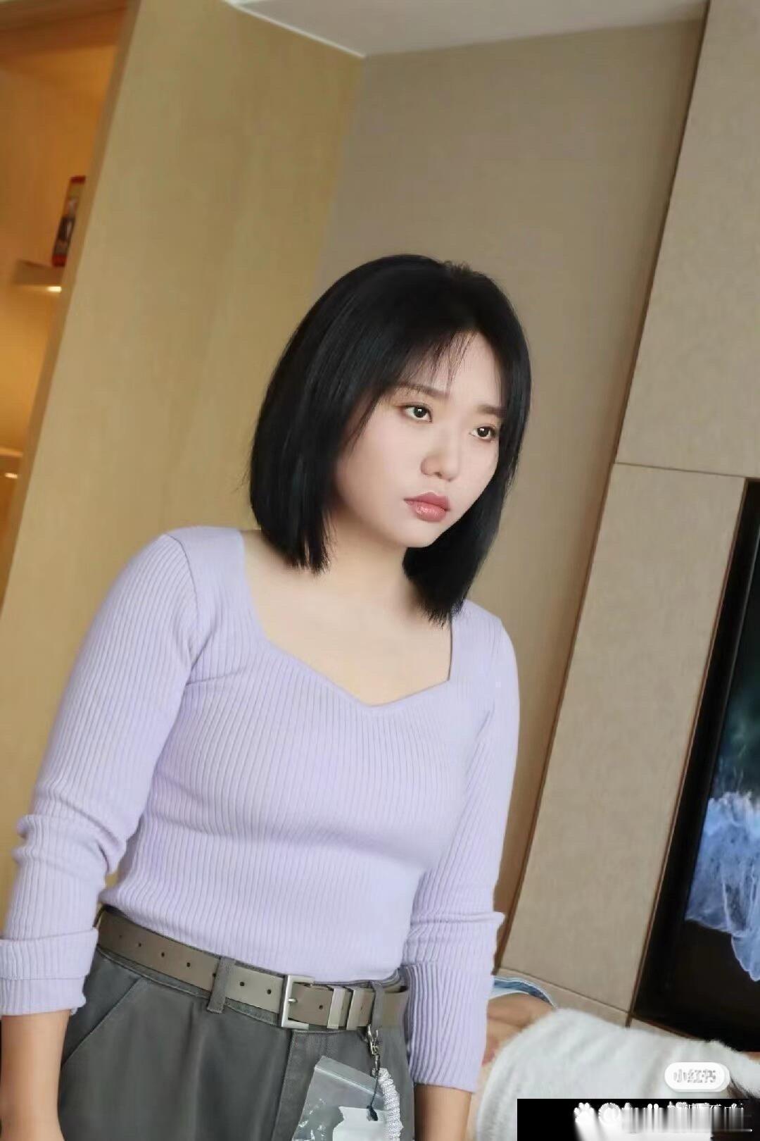 李雪琴私下真瘦，镜头里显得胖，果然是上镜胖十斤 