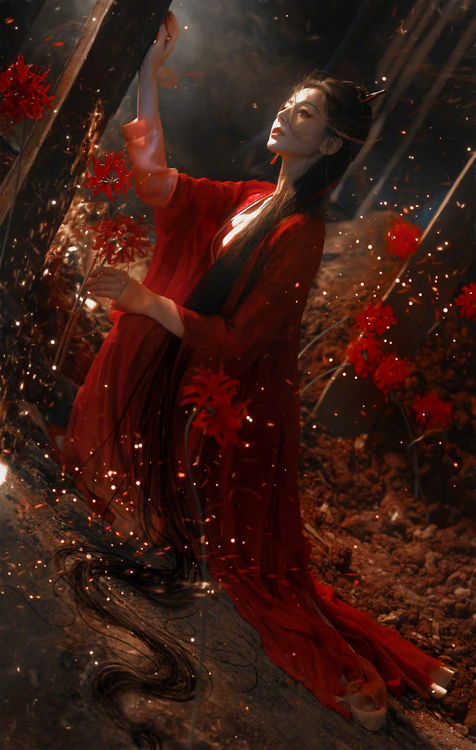 迪丽热巴为贺思慕拍了一组写真迪丽热巴第一组古风写真一眼惊鸿，风骨灵动～《白日提灯