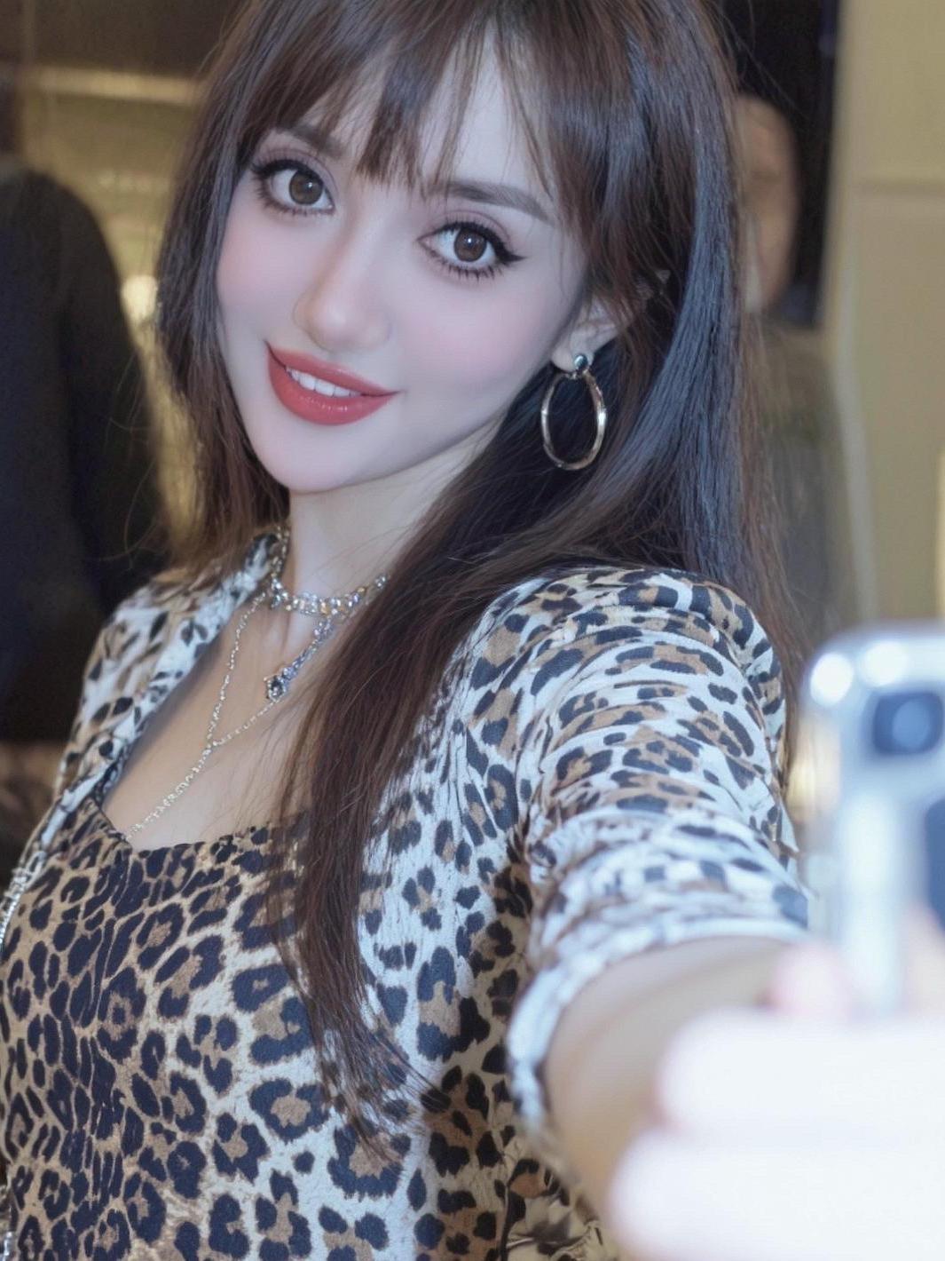 Y2k这特效也太权威了吧，梦回千禧年。