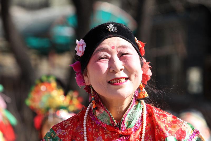 明清“洞房质检员”

新娘婚前需通过“验贞”大考：洞房次日若夫家不奏乐，新娘即被