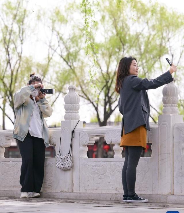 日本大概率会分裂成这几块：1. 冲绳（琉球）原本就是独立王国，后来被日本吞并，当