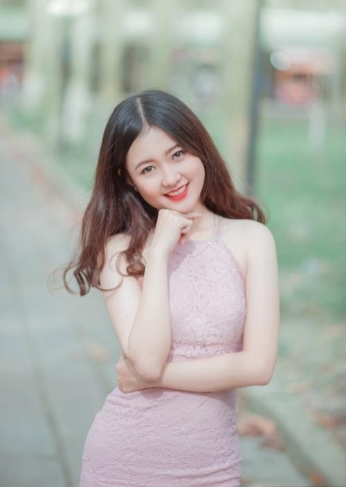 生活手记日子慢慢走，心就悠悠地跟着。岁月不语，爱却把它唱成了歌。做人学水吧，柔软