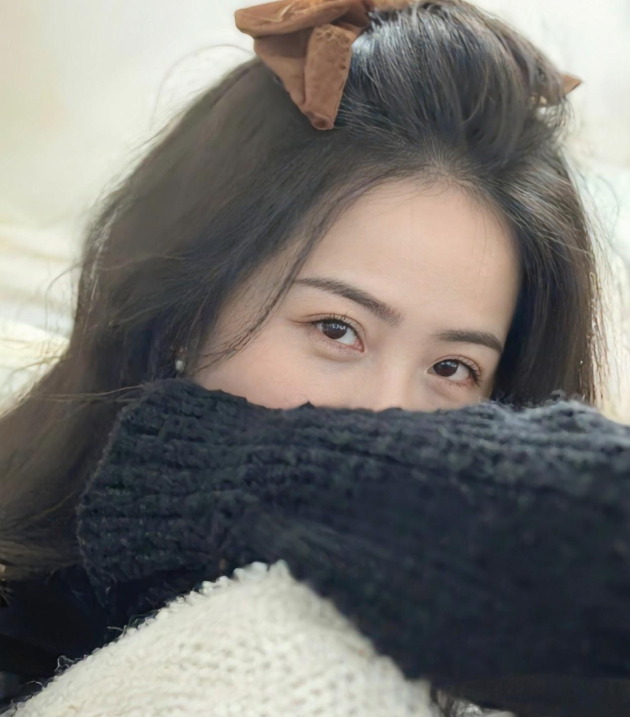 失业2个月，全靠1980元失业金续命！成年人的体面，真的好脆弱
 
今天查银行卡