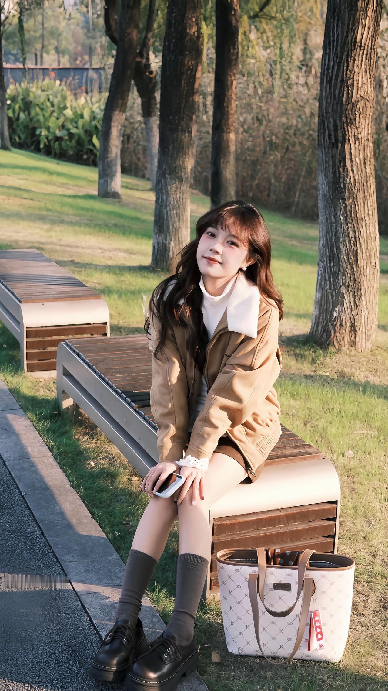 当故事到达结局时 人们总回想起开始
我在出片前线