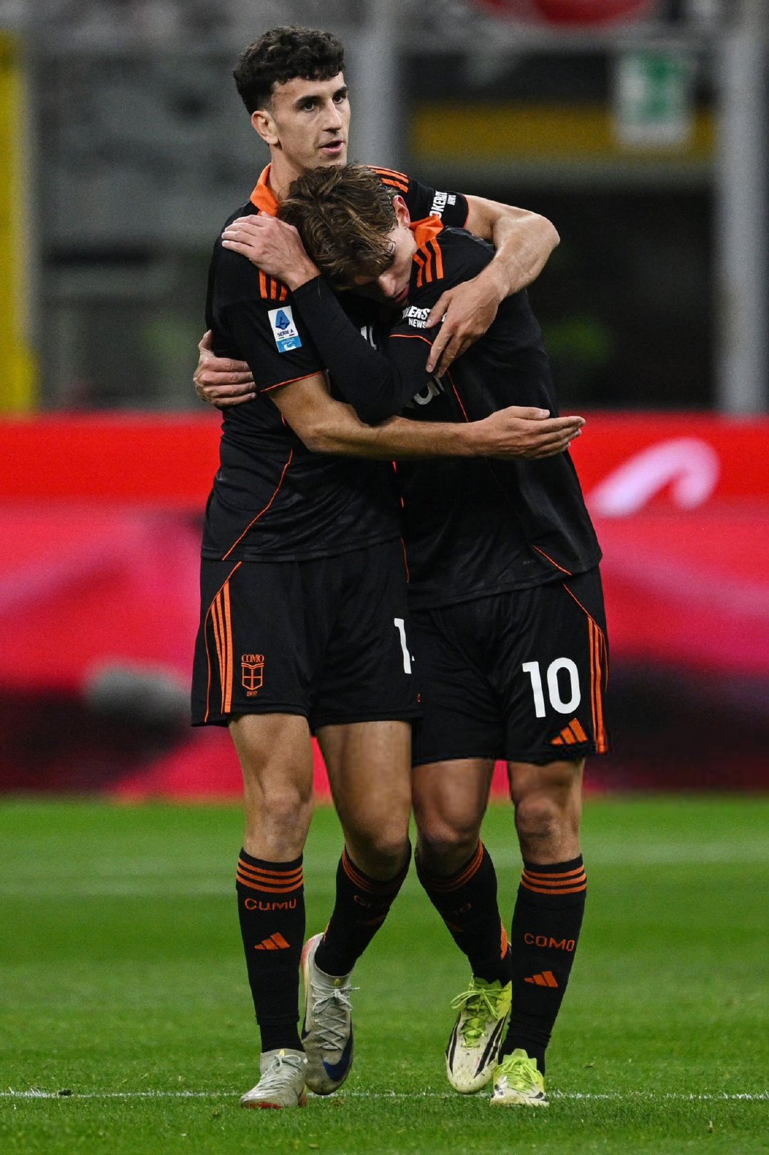 尼科·帕斯、雅各布·拉蒙 x 莫德里奇。尼科帕斯昨晚又进球了。halamadri