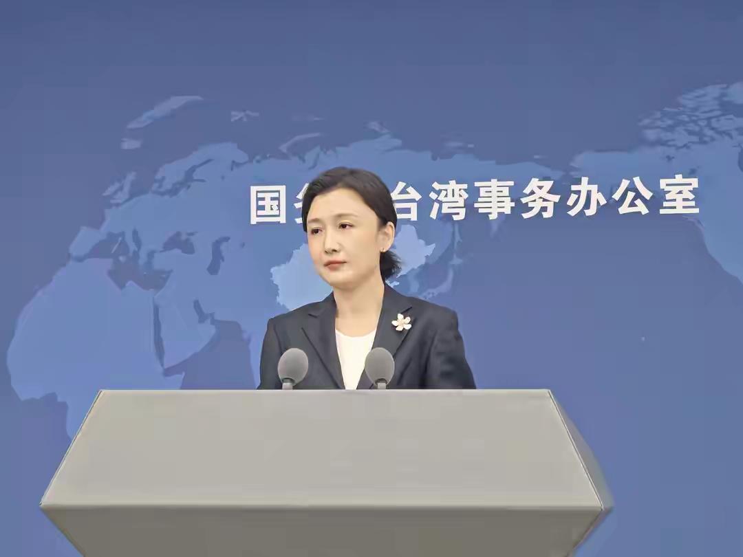 【民进党胆战心惊！国台办强硬回应全球通缉台独分子，民进党恐吓民众暴露心虚真相】