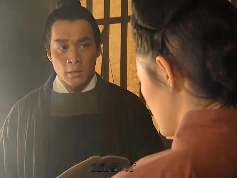 武松与潘金莲闹别扭之间，武松搬出去住。潘金莲却交代武大，你卖烧饼就卖烧饼，可千万