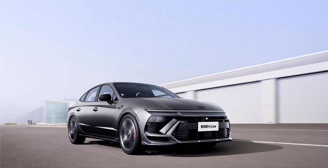 售13.98万起，第十一代索纳塔正式上市。
价格：13.98-18.68万；
这