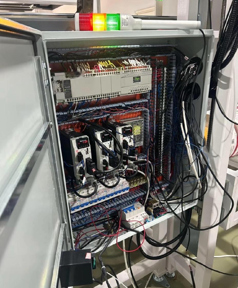 给客户写了一个程序，程序差不多13000步左右，我报价是3000元，这个价只负责