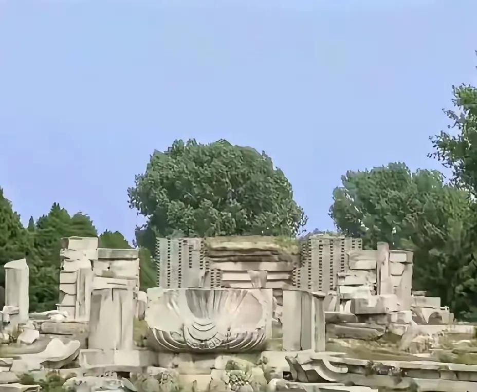 法国议会全票通过归还中国的“火烧圆明园”时期掠夺的文物。但是有一个要求，执行国际