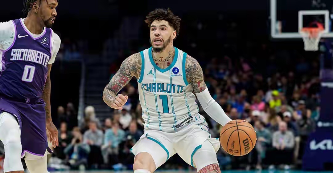 鲍尔20+6+8怀特27+5 黄蜂主场44分狂胜国王NBA体育明星 北京时间3月