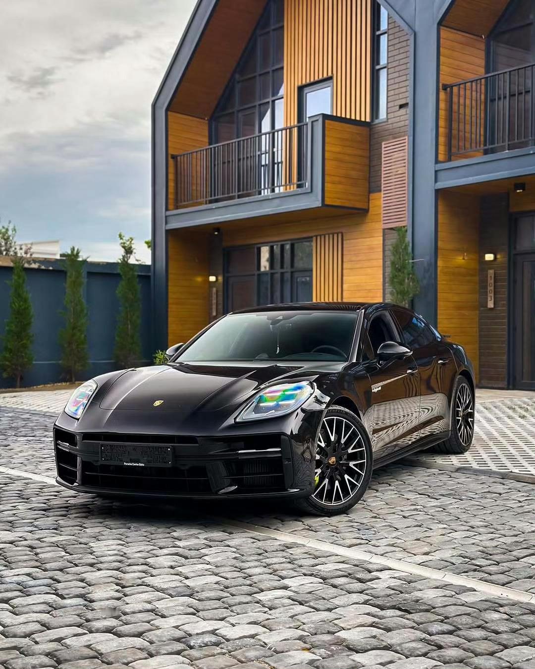 保时捷 Panamera 4S E-Hybrid [色][色] ​​​