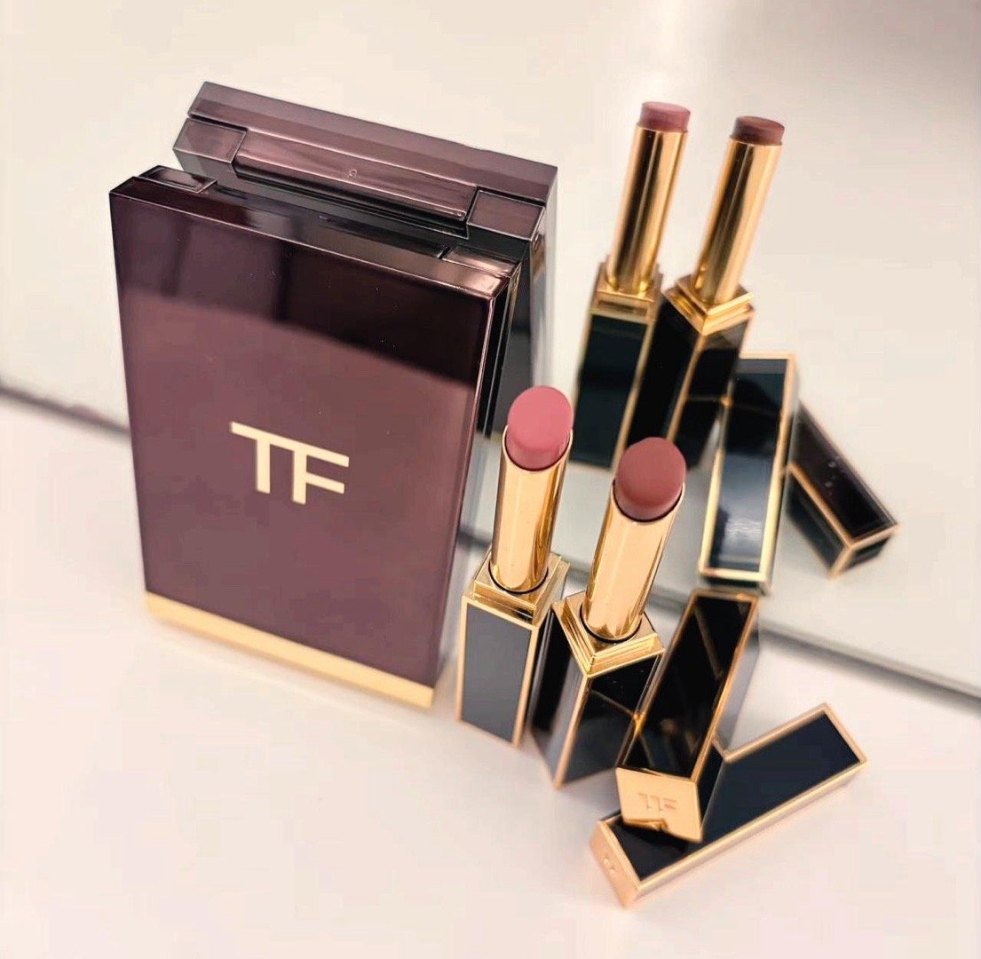 2025最后一抹唇色诱惑TF超细管日常通勤必备单品当属口红！一支恰到好处的口红能