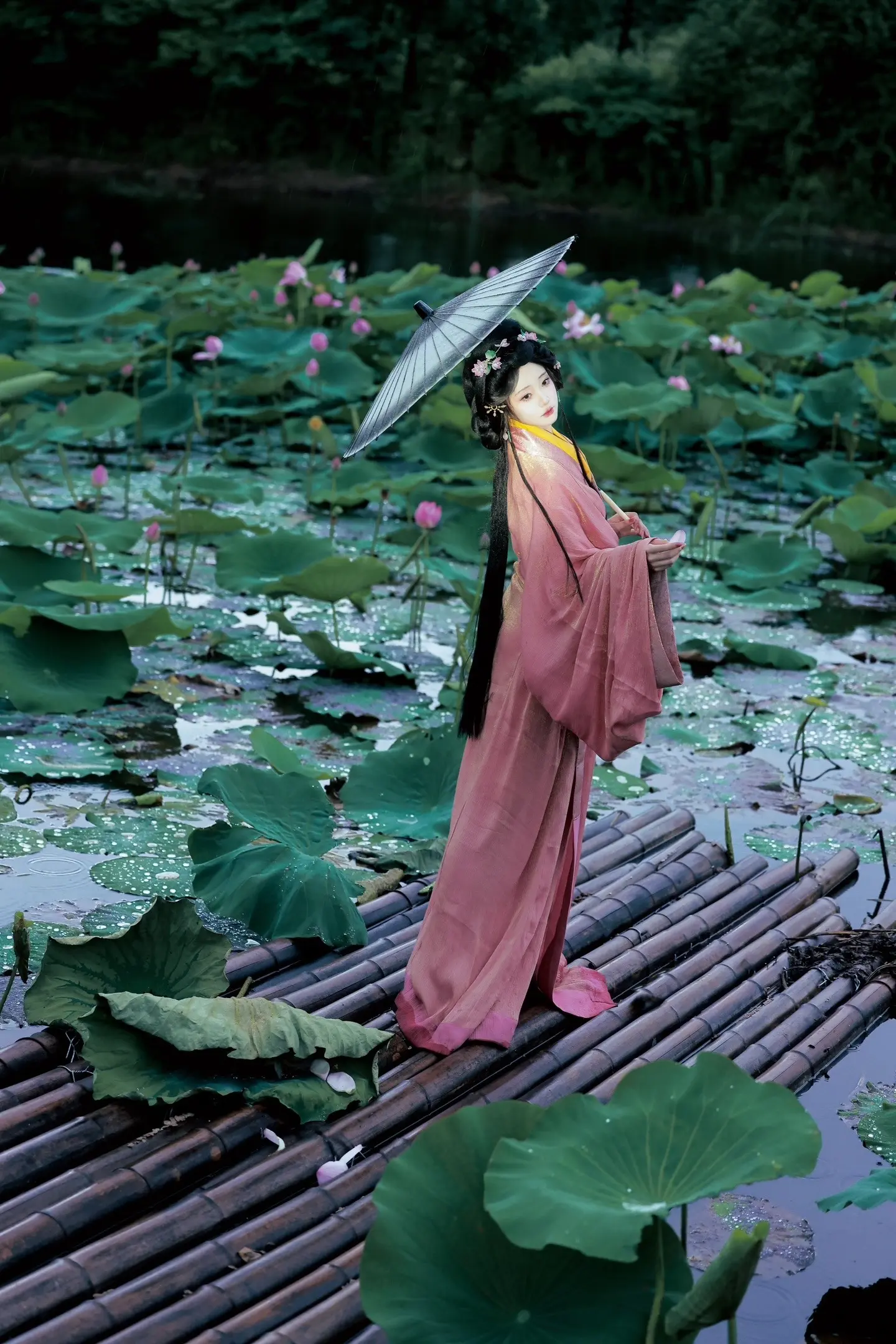 大暑 | 三候大雨时行。摄/后：我 出镜：  💄
