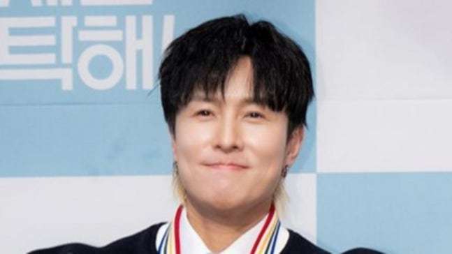 金烔完回应队内不和传闻金烔完说成员都很期待30周年 据韩媒，神话组合金烔完近日在