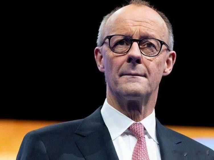 默茨：欧盟要么在世界舞台上发挥积极作用，要么沦为大国的玩物。

🔵德国总理弗里