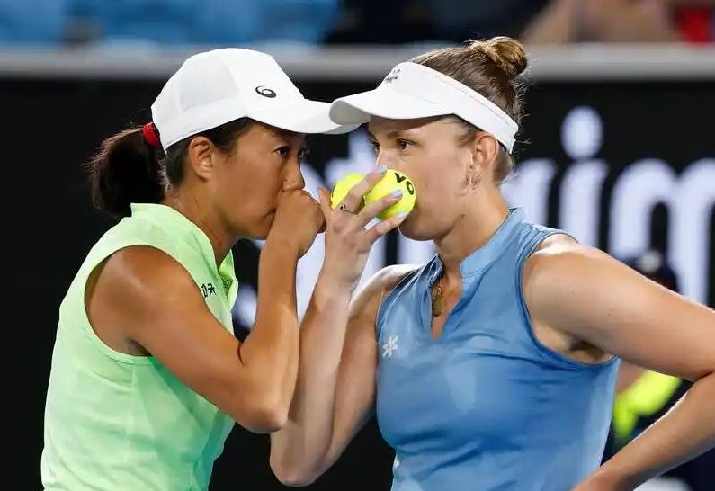 抢十惊天翻盘！张帅/梅尔滕斯组合2-1逆转获胜，晋级下一轮！
        北