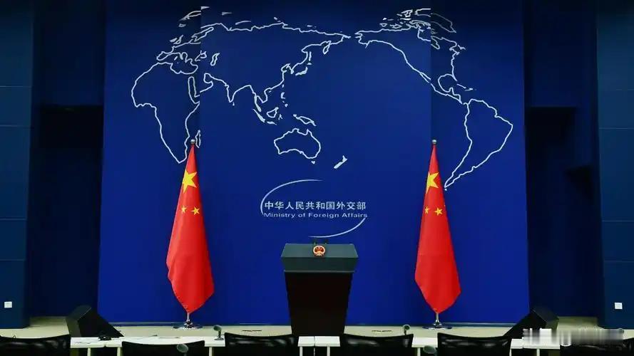 中国外交部作出明确表态， 

9月14日，针对美国AI巨头呼吁“前沿公司一致放慢