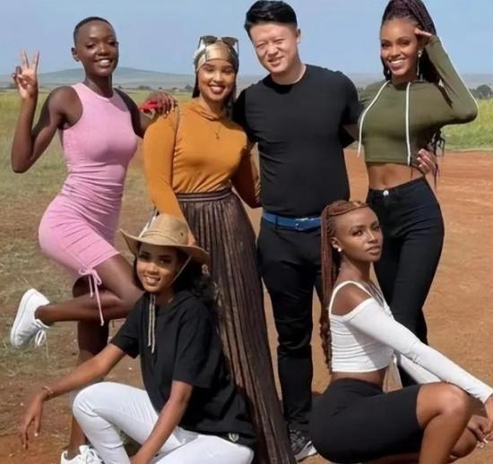 每年有几万中国人去非洲，为何去了就不想回来？非洲姑娘说出原因。据说，每年都有好几