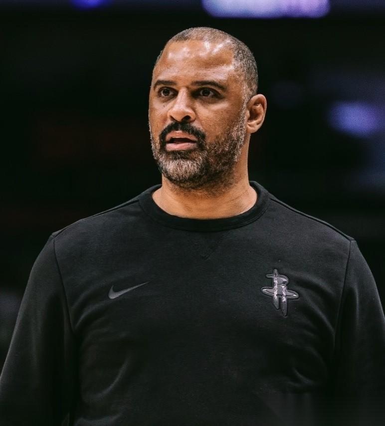 先别急着说“下课”！火箭输球很可能是故意放水，乌杜卡再下一盘很大的棋！杜兰特打不