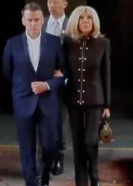 马克龙带着企业高管访华，法媒直接感慨：现在中国是发达国家，我们才是发展中国家！以