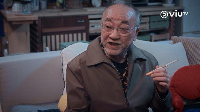 82岁卢海鹏后生好燥底曾怒打石修，老去后渐变慈祥晚年得老友照顾！
82岁「扮嘢界