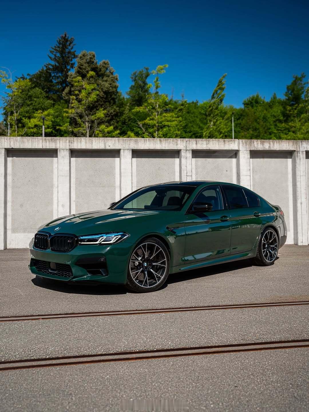 纯正大V8不带电经典中的经典英国赛车绿涂装🌲🌲🌲F90宝马M5雷霆版🚀?