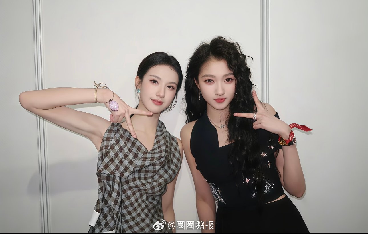 看得出来陈都灵关晓彤关系确实很好了陈都灵关晓彤关系确实很好了看得出来陈都灵关晓彤