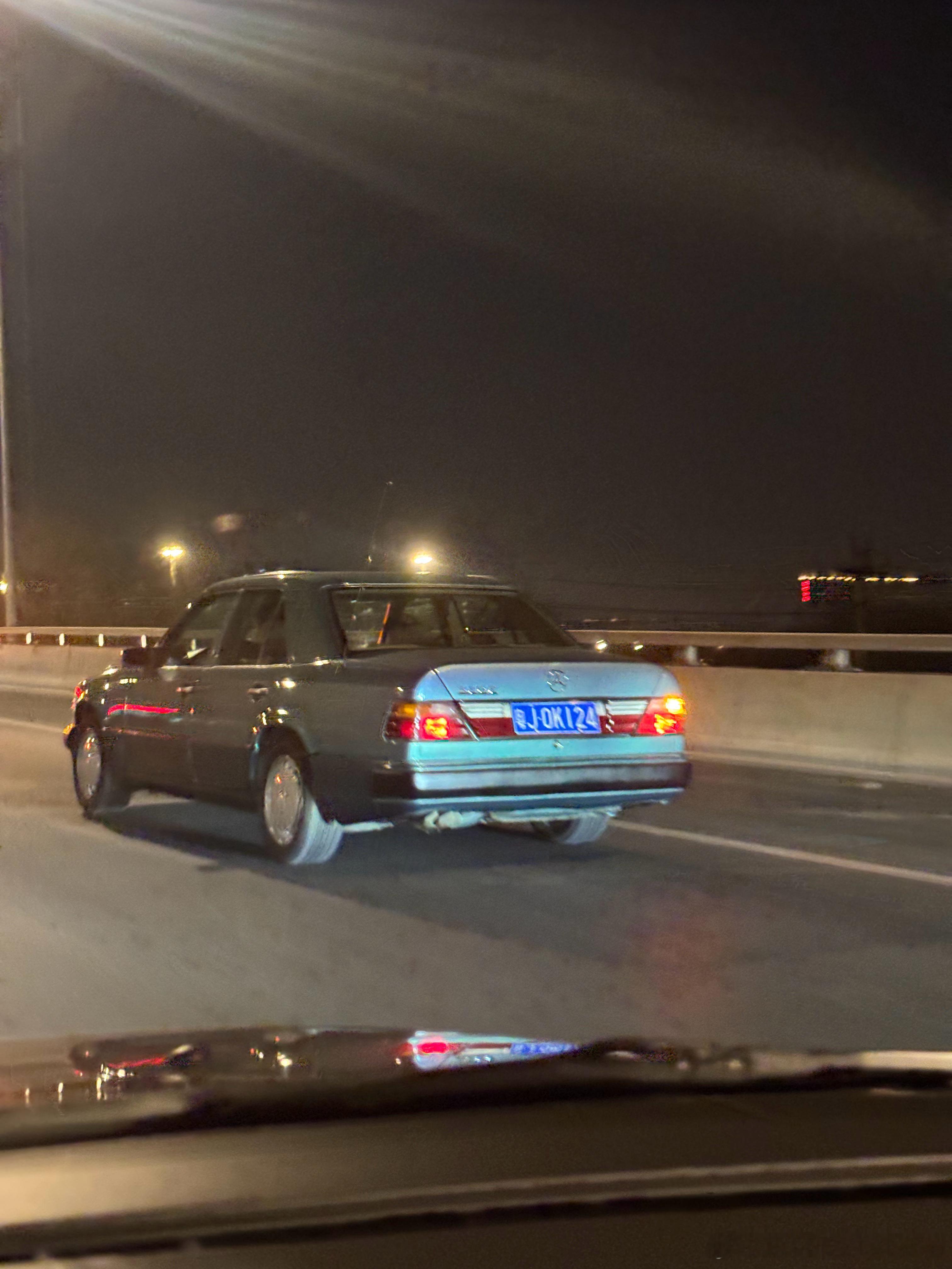 谁的车！帅炸了！ 