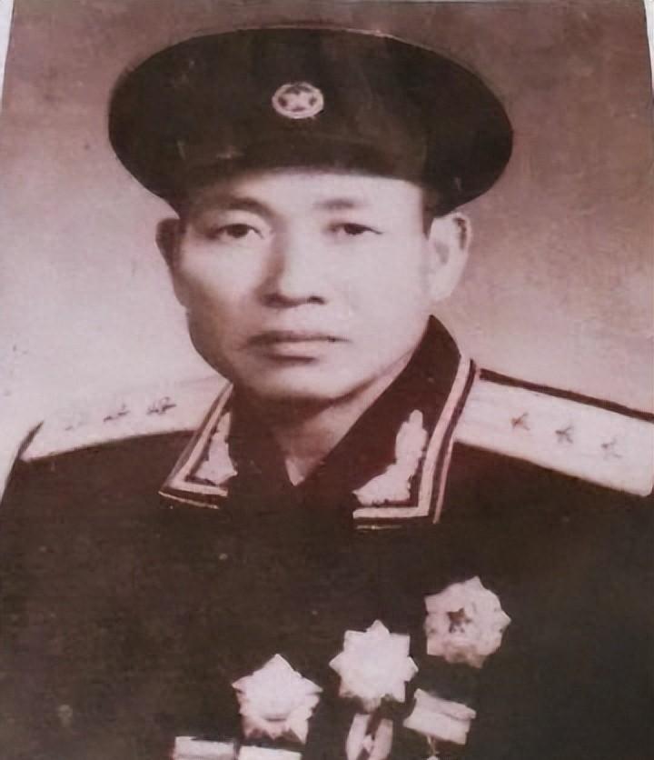在国共合作时期，尹保仁剿灭了国民党新兵营，毛主席得知后采取了怎样的应对措施与行动