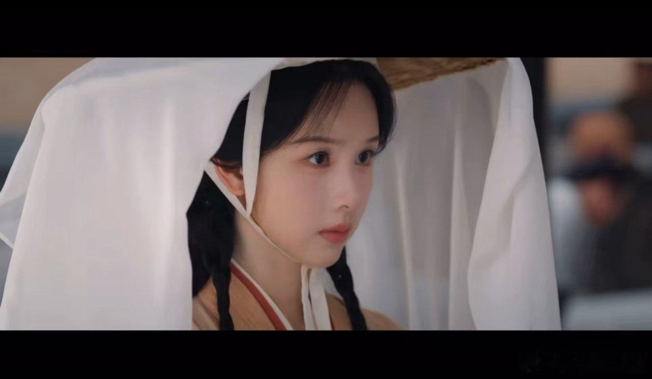 陈都灵又素素的美出人生镜头陈都灵这素素的样子像刚从古画里溜出来散步，不小心美晕一