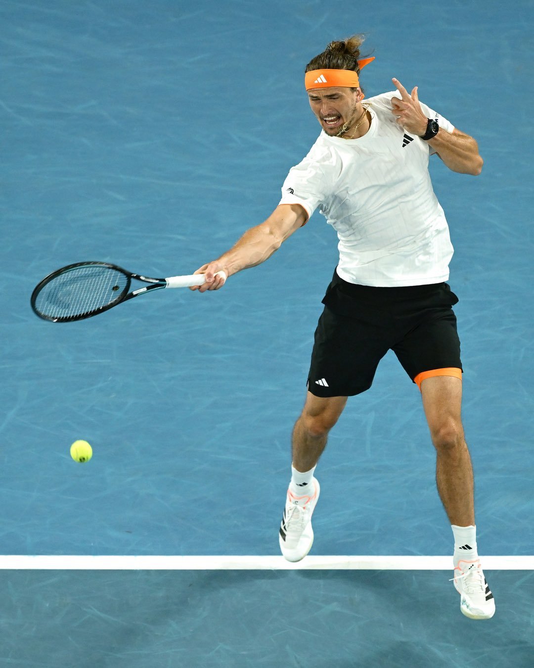 2026年澳网男单1/4决赛，兹维列夫击败勒纳·钱，连续第三年闯入澳网半决赛。 