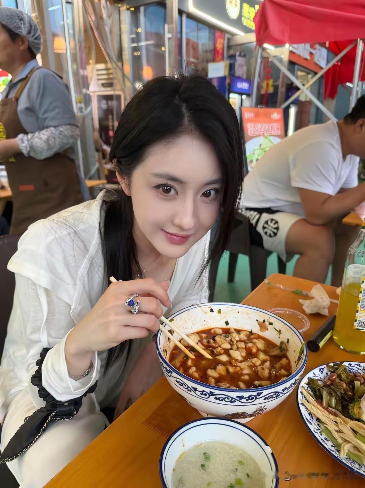 不懂就问，这碗是什么？看了三遍，都没认出来！