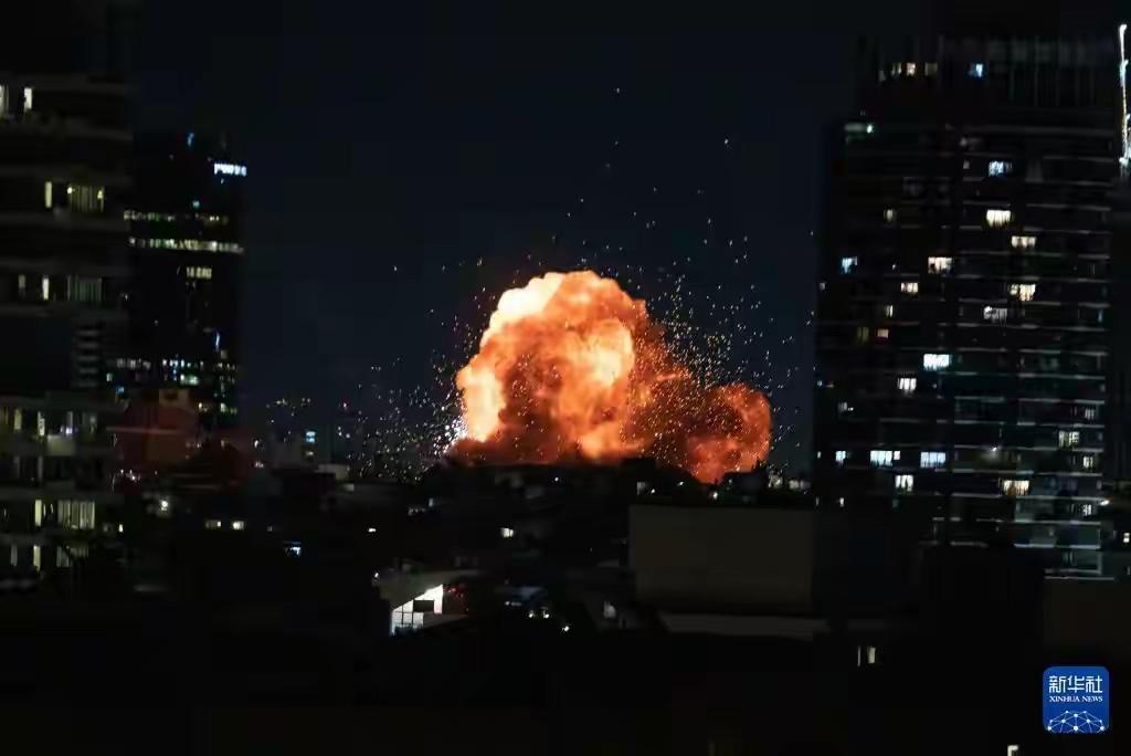 3月2日，据新华社消息，伊朗武装部队用“霍拉姆沙赫尔 - 4”导弹（“海巴尔”导