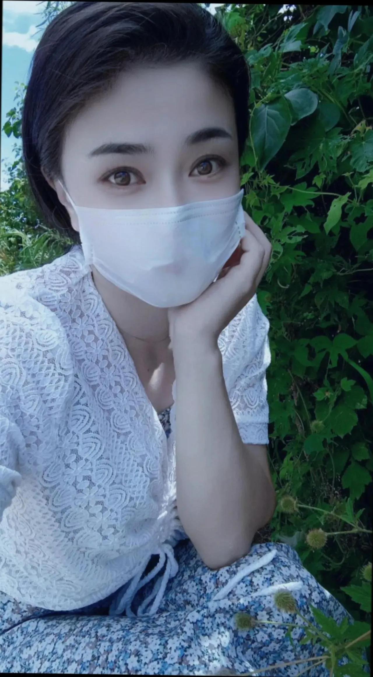 人会因为嘴硬失去很多东西，也会因为心软承受不少委屈。
刀子嘴豆腐心，就是这个社会