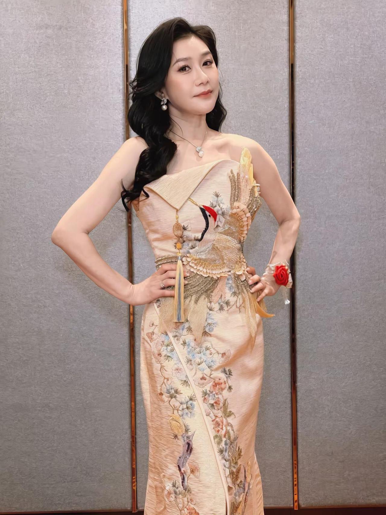 老友记好久不见！为「爱」重逢💛。感谢吉隆坡慈善晚宴的邀请很高兴能尽自己一份力，