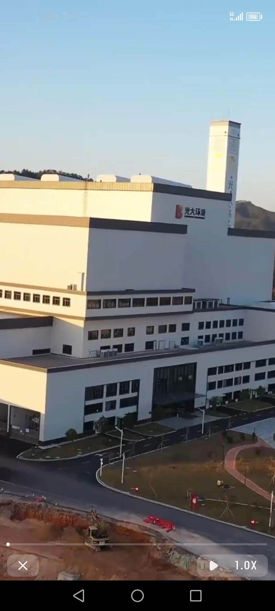 五华山在安流镇那可是个有特色的地方。不过今天要说说安流镇的光大环保垃圾发电站。这