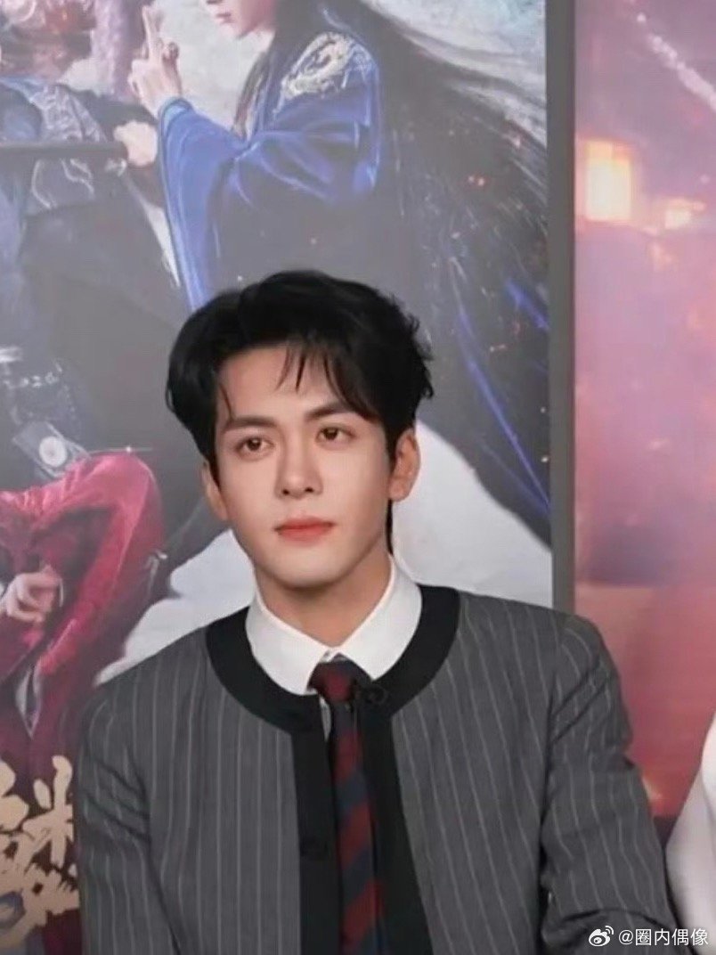 曾舜晞伴手礼曾舜晞送的伴手礼也太懂粉丝了吧！伴手礼里的武拾光棉花娃娃软乎乎的，细