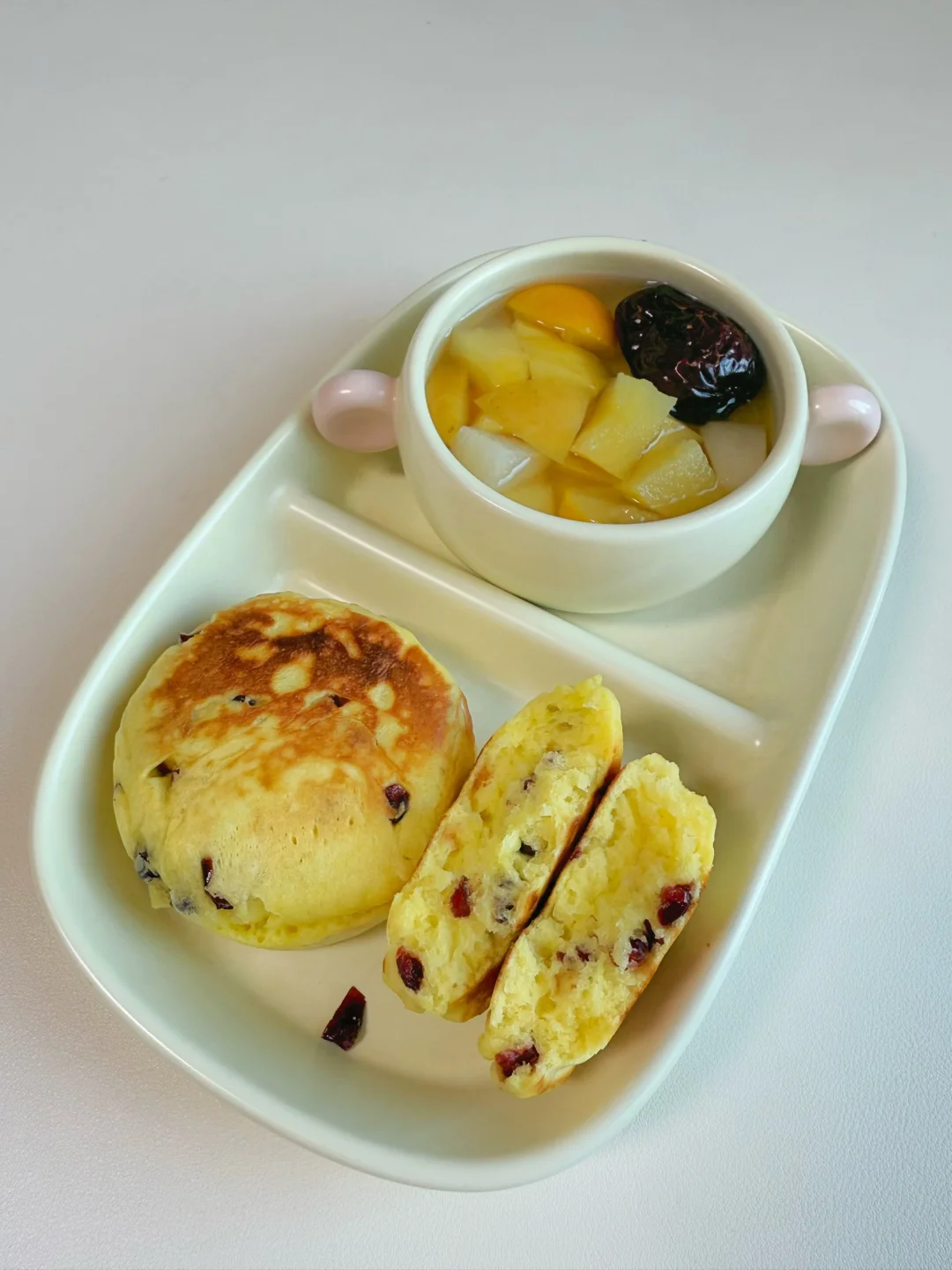 2岁宝宝早餐｜蔓越莓发面松饼太太太好吃了😋