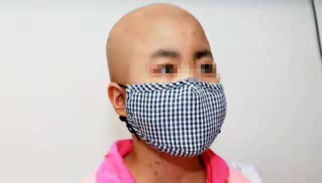 “妈妈，我腿疼”——9岁男孩一句撒娇，揭开最温柔的生死暗语



1️⃣ 把镜头
