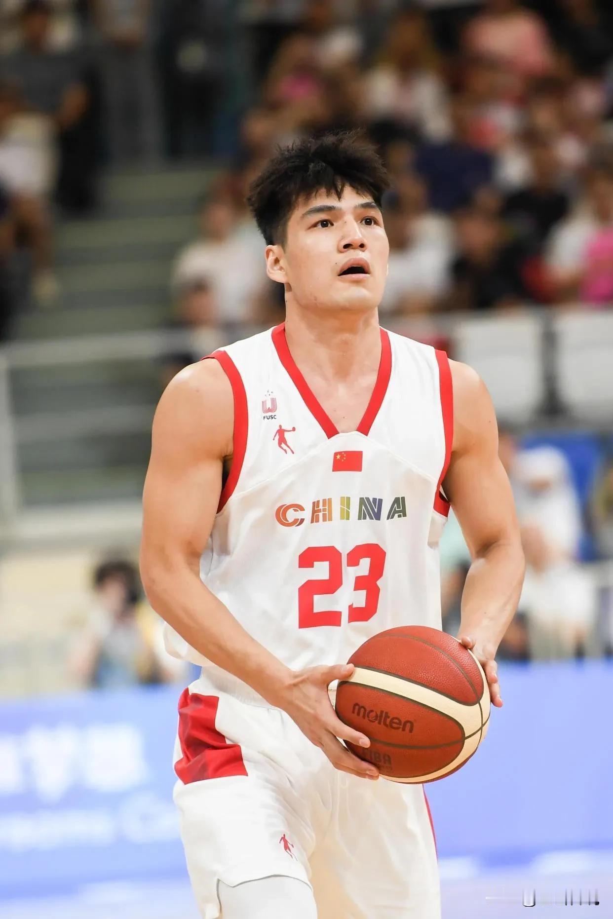 “状元秀”陈国豪


老乡伯乐刘炜浩，
点将初三陈国豪。
广东第一高中生，
横行