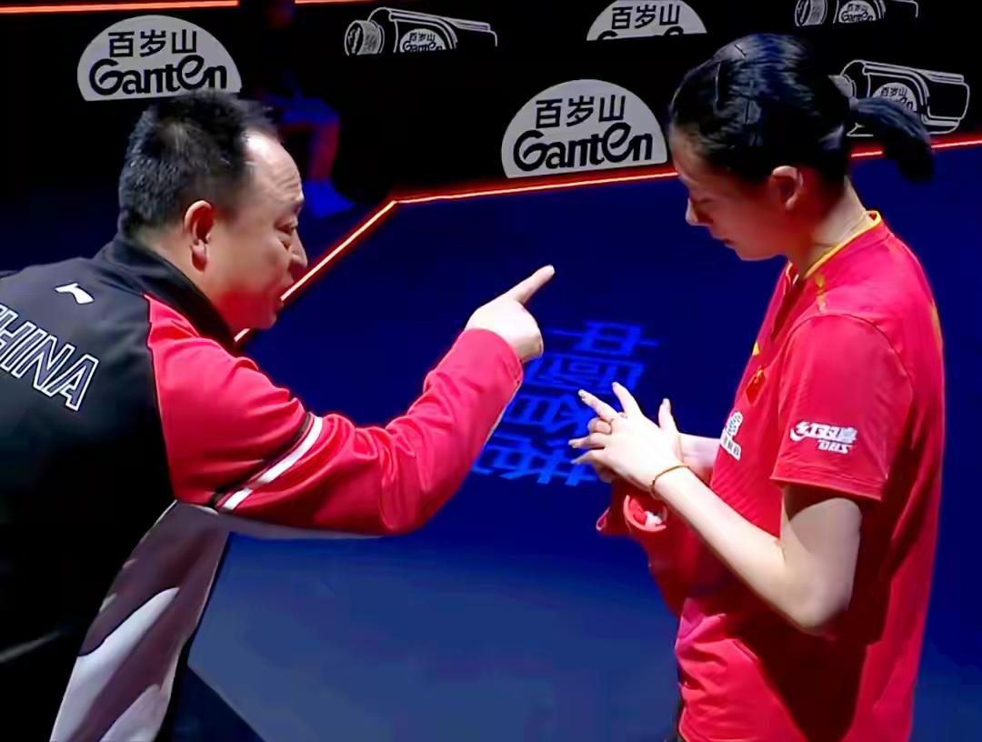 WTT香港总决赛陈熠4一3赢了朱雨玲，今年两个人三次交手都是陈熠输了，这次打到决