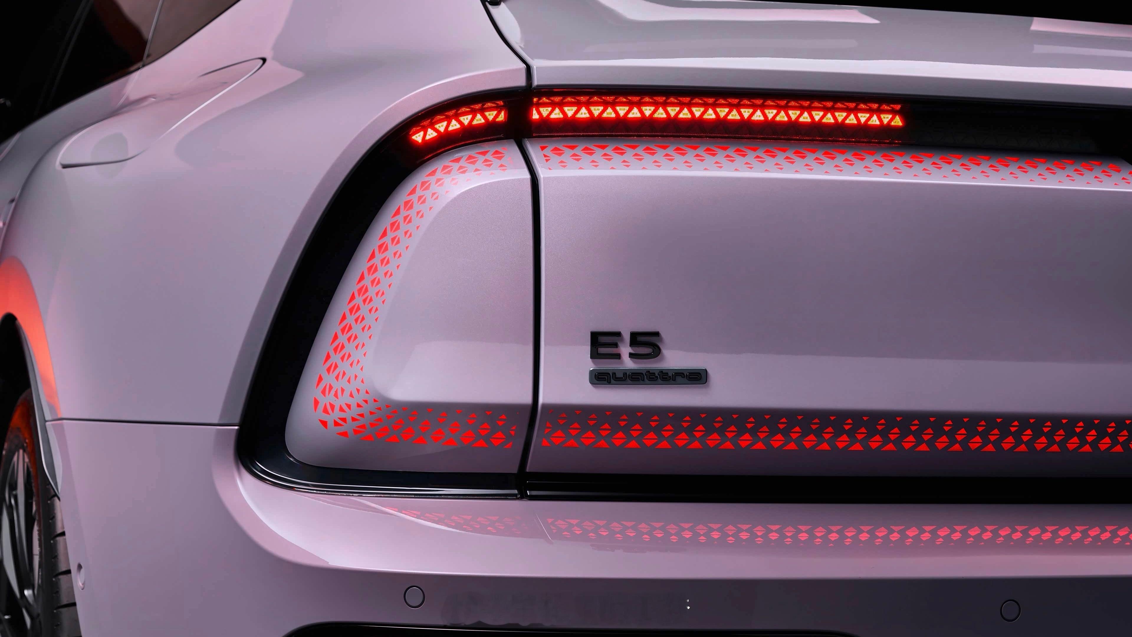 年夜饭上抽中年度猎装轿跑引爆全网 除夕夜豆包APP抽出奥迪E5 Sportbac