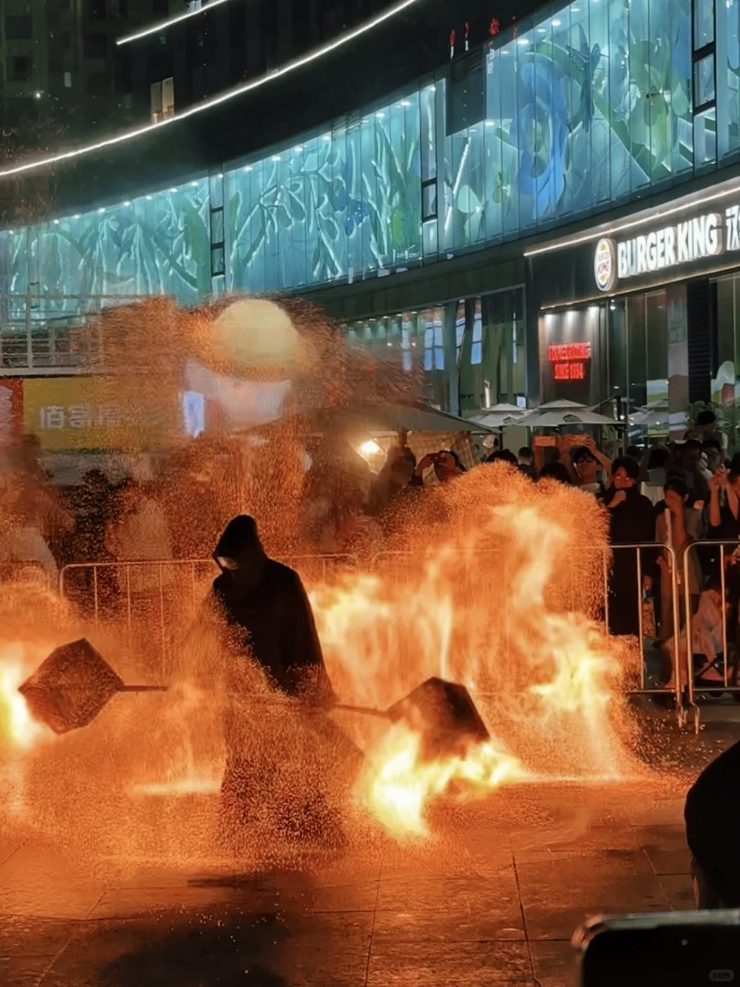 火焰表演🔥儿子说人都“烧没了”