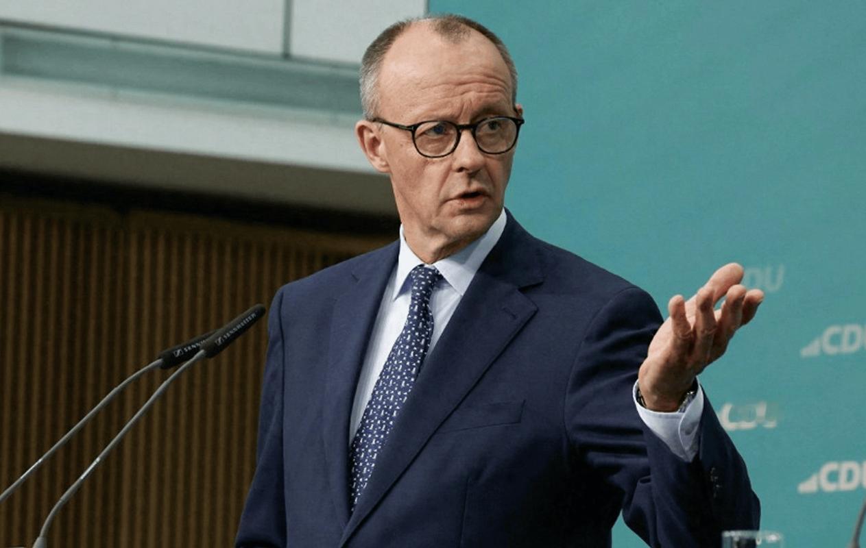 德国是找借口为了能源通道安全，直接向以色列开战，过去的德国打以色列都快要给打灭种