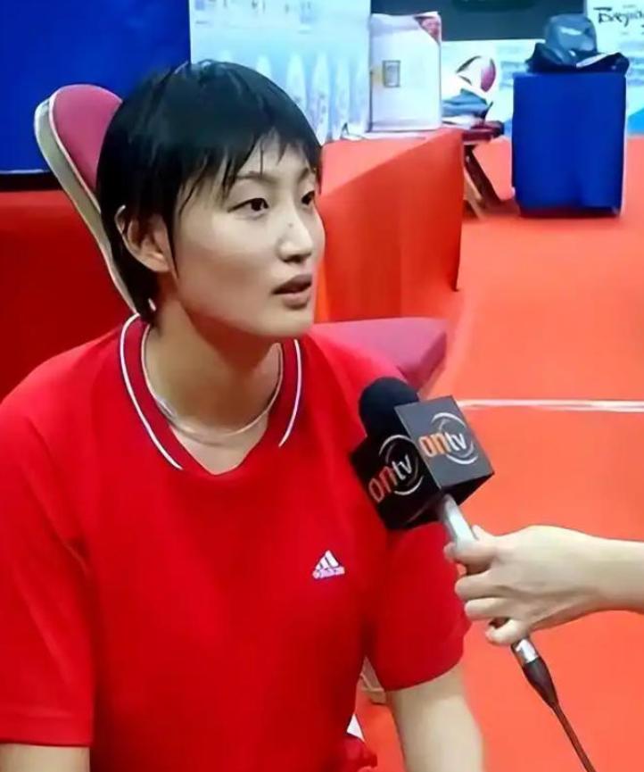 女排杨昊离婚这事挺让人意外的。她家庭条件优渥，和富商恋爱9年才步入婚姻，却最终离