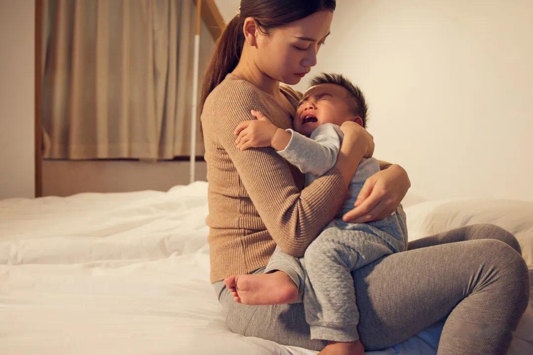 #儿童健康守护者计划# 国庆假期很多家长都会带着孩子外出旅游，而这个时间段，正是