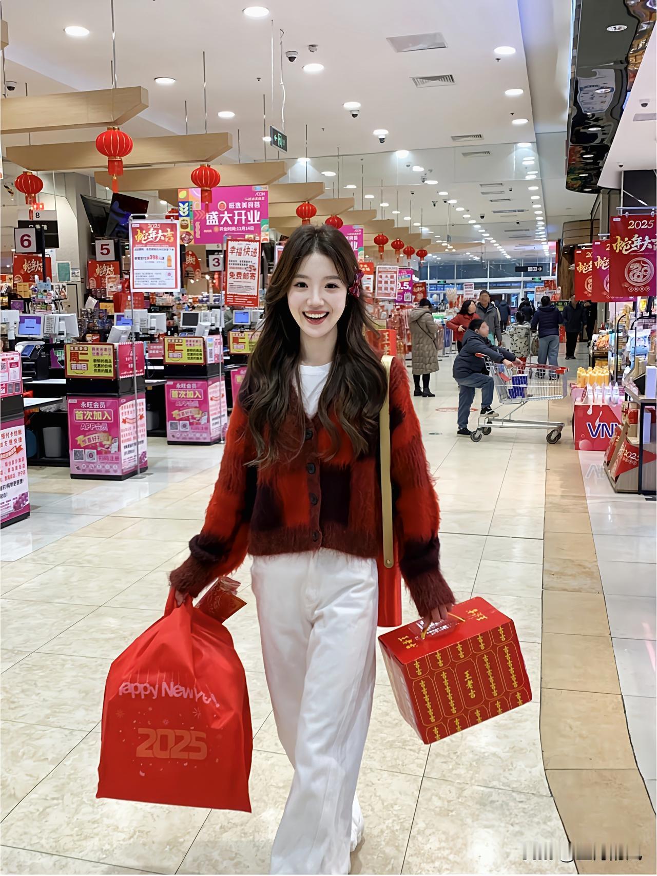 现在的过年走亲戚

早变味成了一场尴尬的表演

平时一个电话一个信息没有

一到