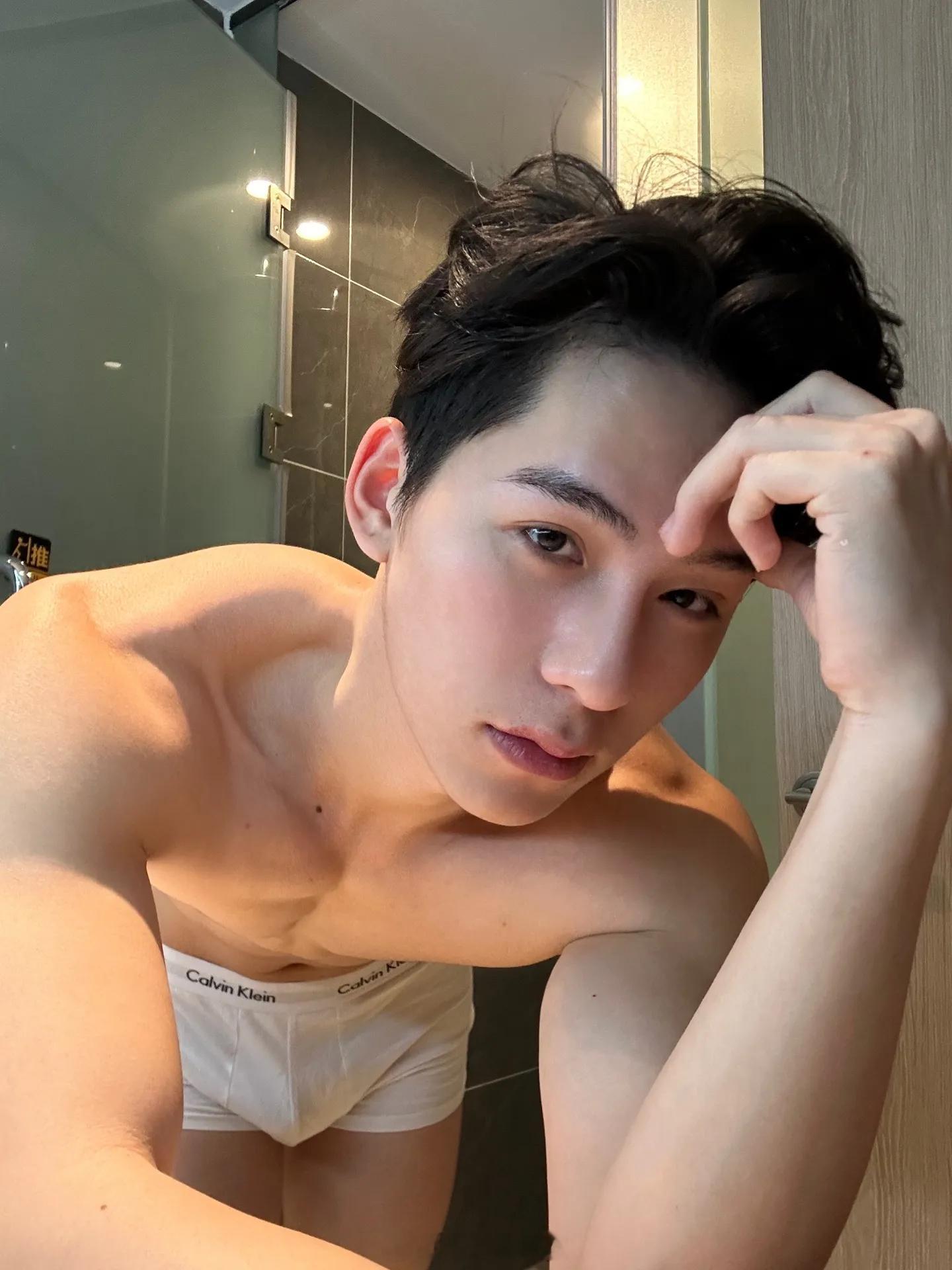 男菩萨[舔屏][舔屏][舔屏] 