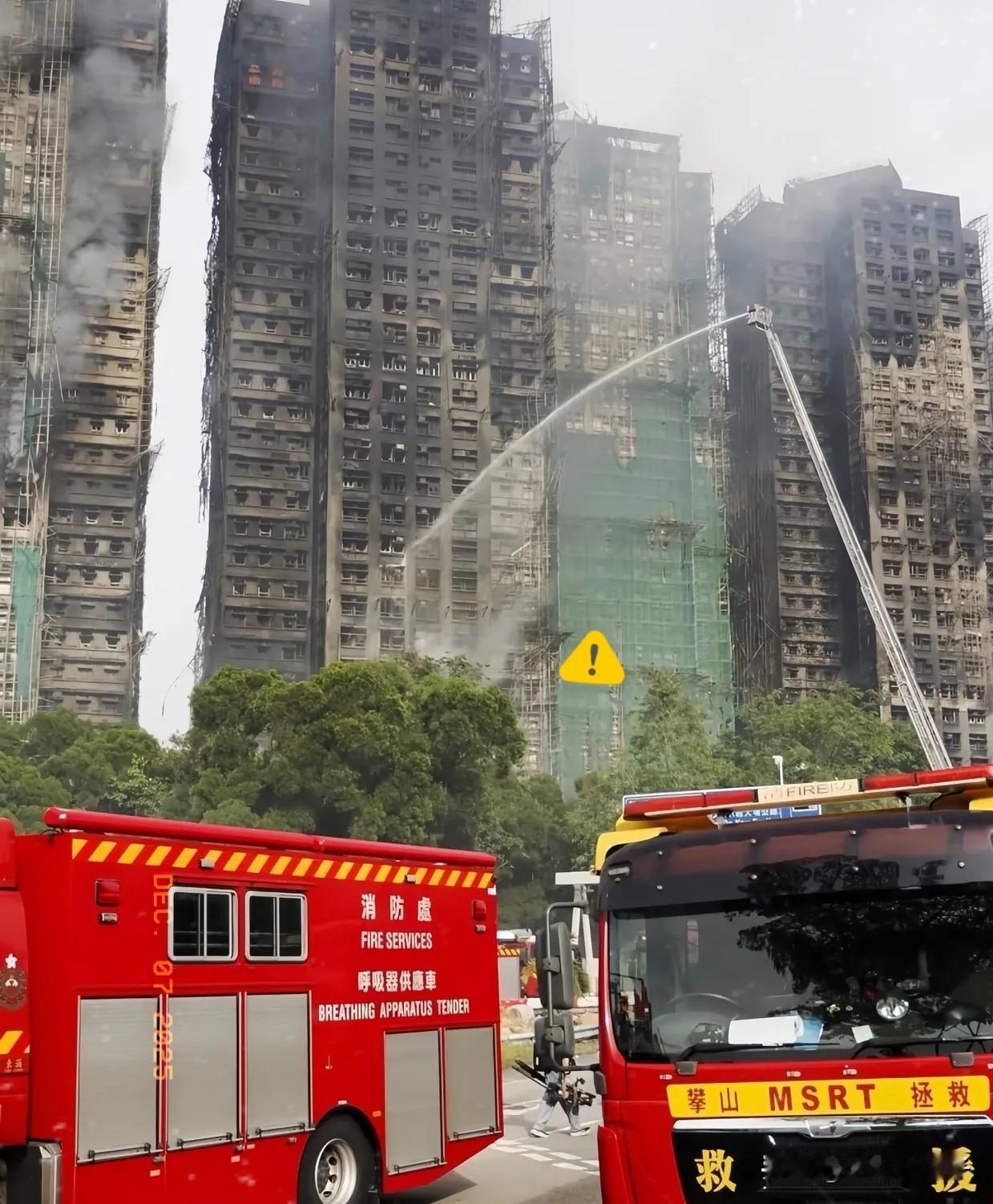 香港大埔那场火，官方终于给出了定论。

看完通报，只觉得脊背发凉。

这根本不是
